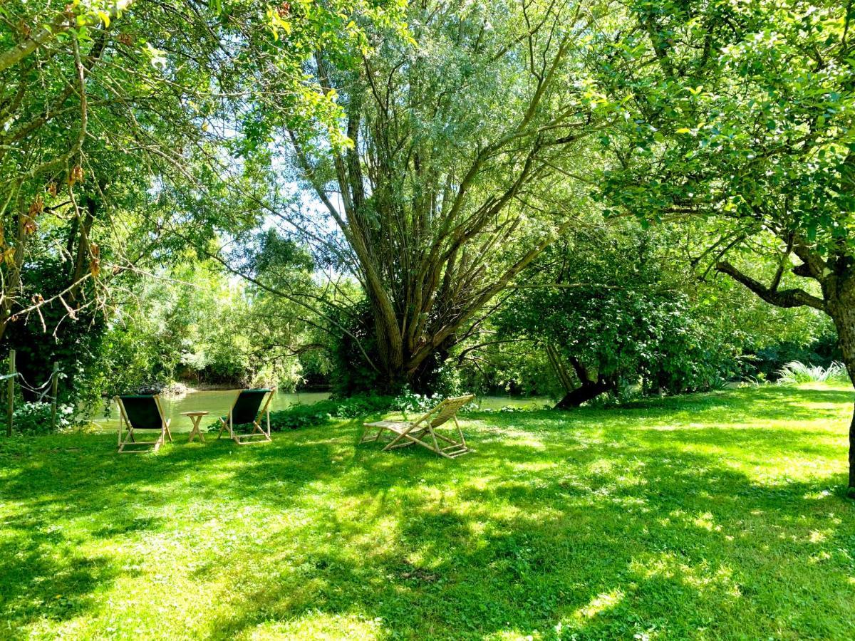Montigny-sur-LoingLa Pierre Leveeアパートメント エクステリア 写真
