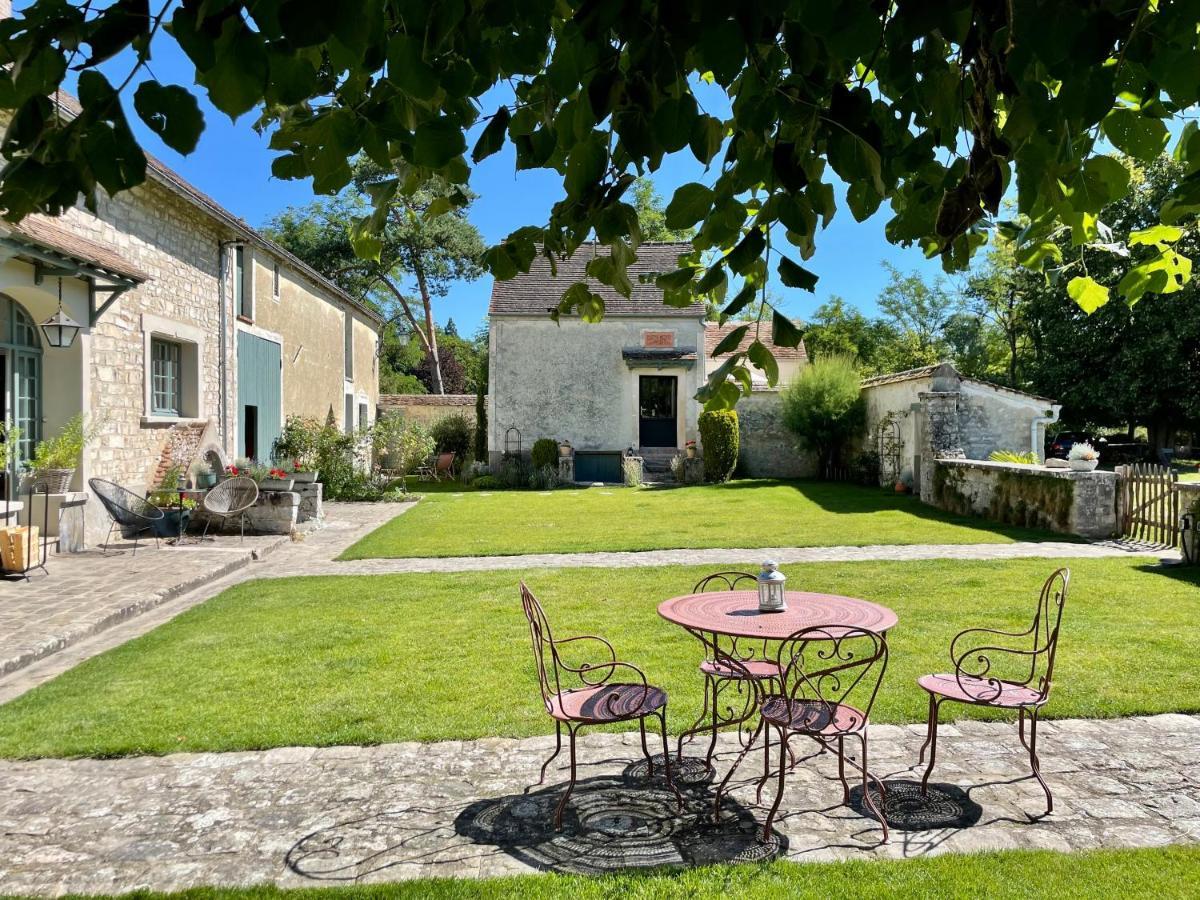 Montigny-sur-LoingLa Pierre Leveeアパートメント エクステリア 写真
